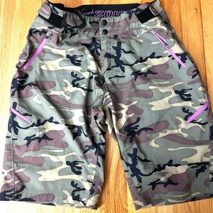 Zoic Navaeh women’s mountain bike shorts size Large
